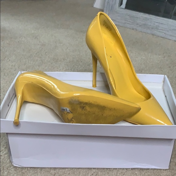 Yellow Pumps - Picture 2 of 3
